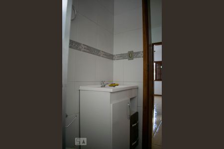 Casa à venda com 100m², 4 quartos e 2 vagasBanheiro 2