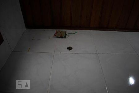 Casa à venda com 100m², 4 quartos e 2 vagasBanheiro