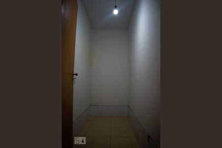 Casa à venda com 100m², 4 quartos e 2 vagasDepósito