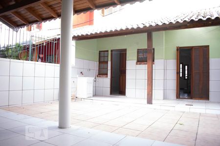 Casa à venda com 100m², 4 quartos e 2 vagasÁrea Externa
