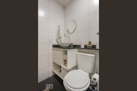 Apartamento à venda com 44m², 2 quartos e 1 vaga Apartamento à venda com 44m², 2 quartos e 1 vagaBanheiro