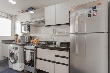 Apartamento à venda com 44m², 2 quartos e 1 vaga Apartamento à venda com 44m², 2 quartos e 1 vagaCozinha e Área de Serviço