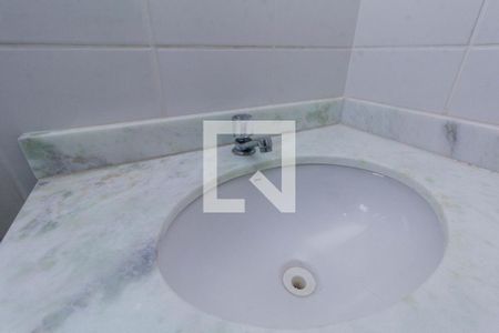 Apartamento para alugar com 55m², 2 quartos e 1 vaga Apartamento para alugar com 55m², 2 quartos e 1 vagaBanheiro da suíte