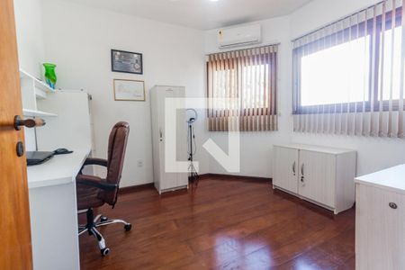 Escritório de casa para alugar com 4 quartos, 330m² em Bom Abrigo, Florianópolis