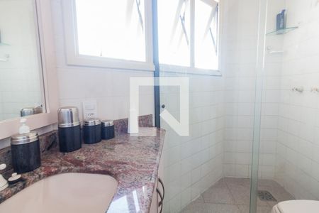 Casa para alugar com 330m², 4 quartos e 5 vagasBanheiro