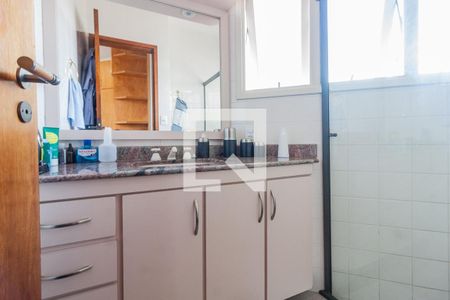 Casa para alugar com 330m², 4 quartos e 5 vagasBanheiro