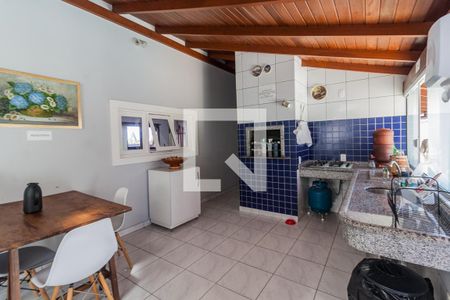 Casa para alugar com 330m², 4 quartos e 5 vagasCozinha