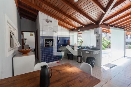 Casa para alugar com 330m², 4 quartos e 5 vagasCozinha