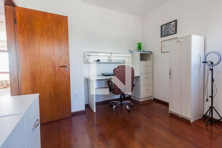 Escritório de casa para alugar com 4 quartos, 330m² em Bom Abrigo, Florianópolis