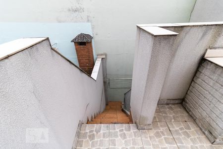 Casa à venda com 200m², 3 quartos e 1 vaga Casa à venda com 200m², 3 quartos e 1 vagaEscada da casa 2