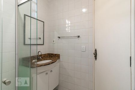 Banheiro de apartamento para alugar com 2 quartos, 60m² em Castelo, Belo Horizonte