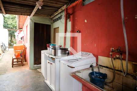 Casa à venda com 300m², 2 quartos e 2 vagasÁrea de Serviço