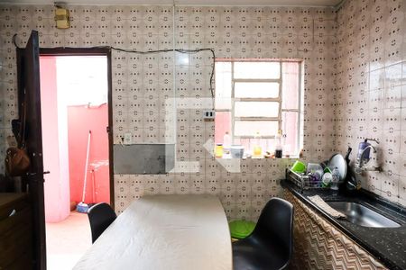 Casa à venda com 300m², 2 quartos e 2 vagasCozinha