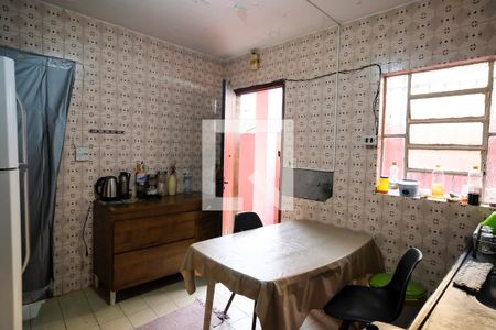 Casa à venda com 300m², 2 quartos e 2 vagasCozinha