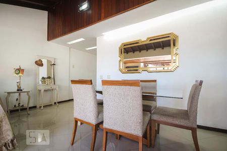 Apartamento à venda com 225m², 3 quartos e 1 vagaSala