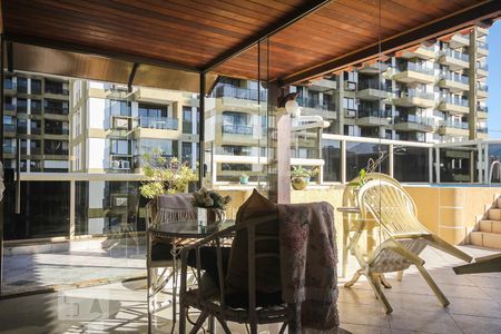 Apartamento à venda com 225m², 3 quartos e 1 vagaSala