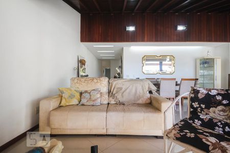 Apartamento à venda com 225m², 3 quartos e 1 vagaSala