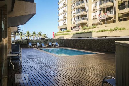 Apartamento à venda com 225m², 3 quartos e 1 vagaÁrea Comum - Piscina