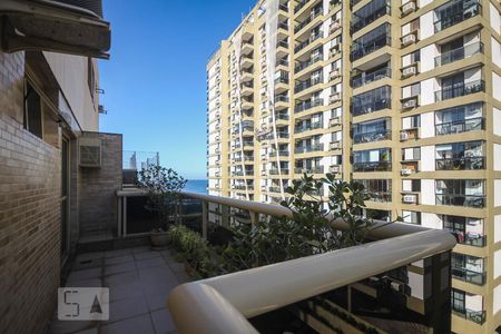 Apartamento à venda com 225m², 3 quartos e 1 vagaVaranda da Suíte
