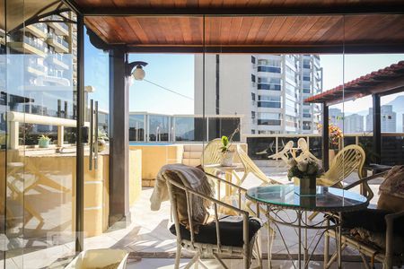 Apartamento à venda com 225m², 3 quartos e 1 vagaSala