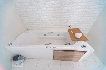 Casa à venda com 150m², 3 quartos e 2 vagasBanheira