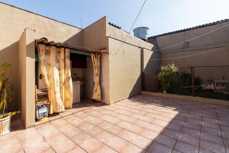 Casa à venda com 128m², 3 quartos e 4 vagasQuintal