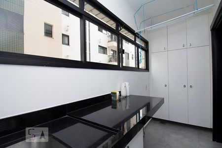 Apartamento para alugar com 145m², 2 quartos e 4 vagasDetalhe Área de Serviço
