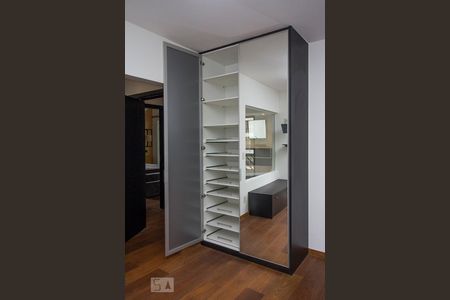 Apartamento para alugar com 145m², 2 quartos e 4 vagasQuarto Suíte 1 - Armário