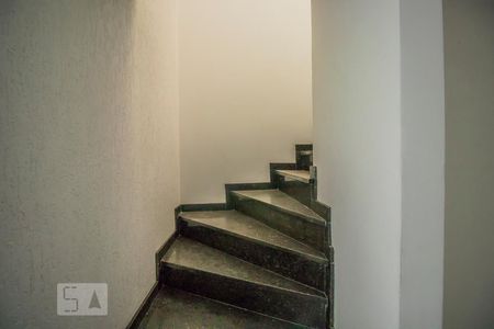Escada de casa para alugar com 2 quartos, 78m² em Vila Santa Catarina, São Paulo