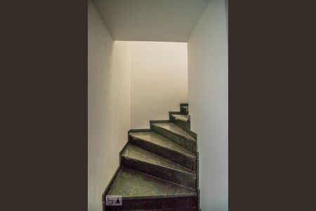 Escada de casa para alugar com 2 quartos, 78m² em Vila Santa Catarina, São Paulo