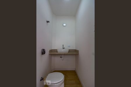 Casa à venda com 190m², 4 quartos e 1 vaga Casa à venda com 190m², 4 quartos e 1 vagaBanheiro de Serviço