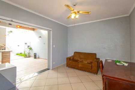 Casa à venda com 190m², 4 quartos e 1 vaga Casa à venda com 190m², 4 quartos e 1 vagaEscritório