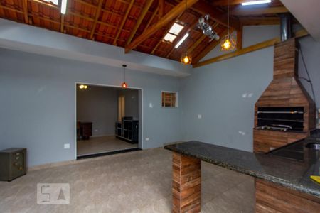 Casa à venda com 190m², 4 quartos e 1 vaga Casa à venda com 190m², 4 quartos e 1 vagaChurrasqueira