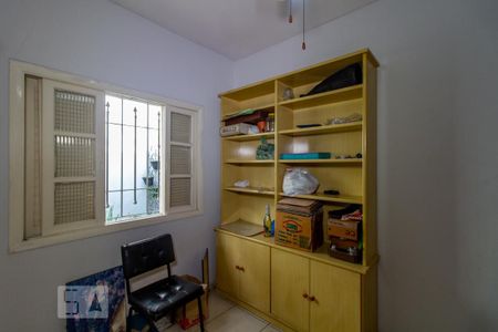 Casa à venda com 190m², 4 quartos e 1 vaga Casa à venda com 190m², 4 quartos e 1 vagaQuarto de Serviço