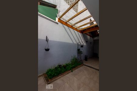 Casa à venda com 190m², 4 quartos e 1 vaga Casa à venda com 190m², 4 quartos e 1 vagaQuintal