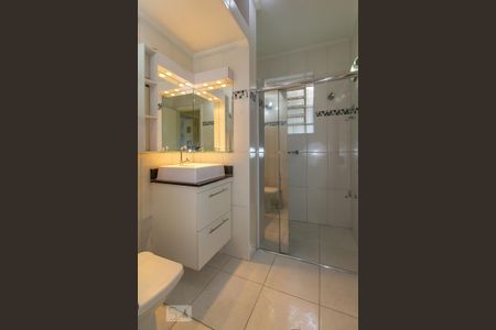 Casa à venda com 190m², 4 quartos e 1 vaga Casa à venda com 190m², 4 quartos e 1 vagaBanheiro 1