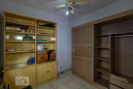 Casa à venda com 190m², 4 quartos e 1 vaga Casa à venda com 190m², 4 quartos e 1 vagaQuarto de Serviço