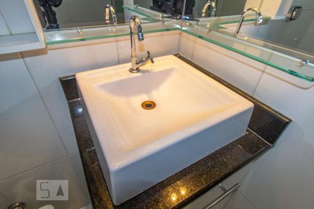 Casa à venda com 190m², 4 quartos e 1 vaga Casa à venda com 190m², 4 quartos e 1 vagaBanheiro 1