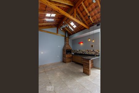 Casa à venda com 190m², 4 quartos e 1 vaga Casa à venda com 190m², 4 quartos e 1 vagaChurrasqueira