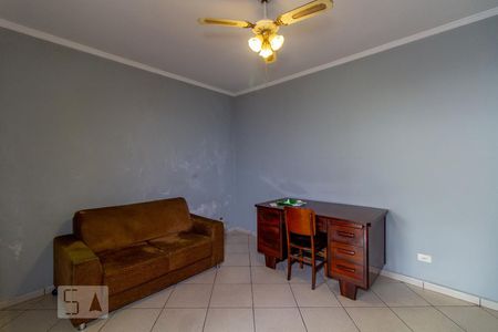 Casa à venda com 190m², 4 quartos e 1 vaga Casa à venda com 190m², 4 quartos e 1 vagaEscritório