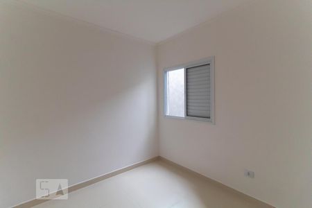 Quarto 2 de apartamento para alugar com 2 quartos, 40m² em Vila Nhocune, São Paulo