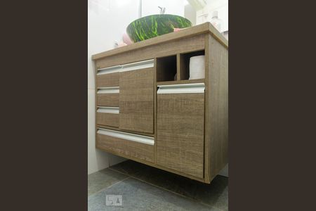 Casa à venda com 105m², 3 quartos e sem vagaBanheiro