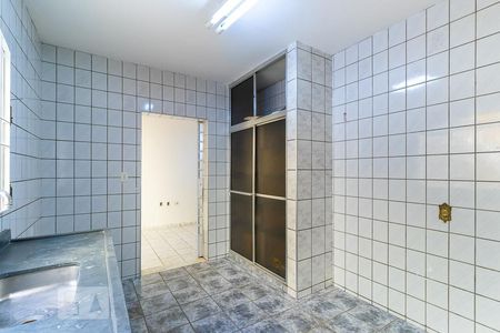 Casa à venda com 186m², 5 quartos e 6 vagas Casa à venda com 186m², 5 quartos e 6 vagasCozinha - Armários