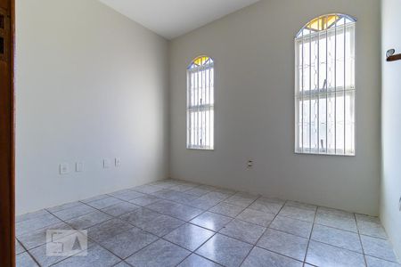 Casa à venda com 186m², 5 quartos e 6 vagas Casa à venda com 186m², 5 quartos e 6 vagasQuarto 4