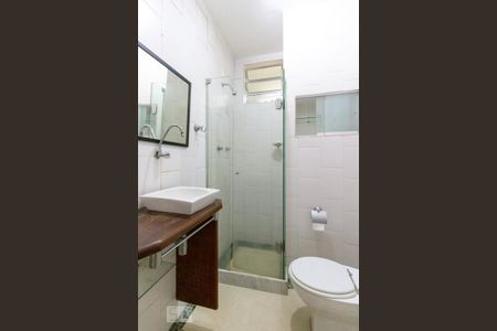 Banheiro de apartamento à venda com 1 quarto, 40m² em Catete, Rio de Janeiro