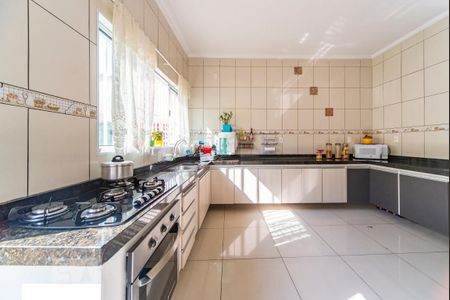 Casa à venda com 280m², 3 quartos e 2 vagasCozinha 