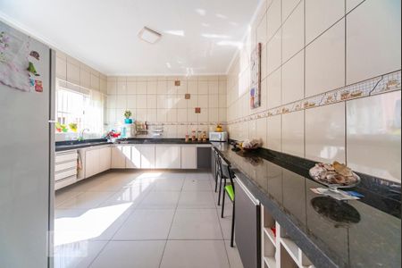 Casa à venda com 280m², 3 quartos e 2 vagasCozinha 