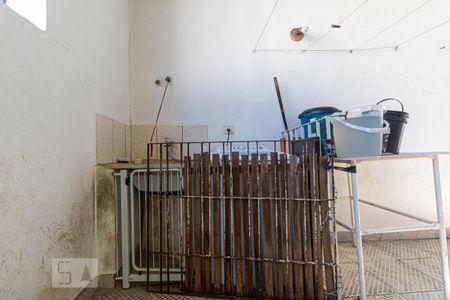 Casa à venda com 350m², 3 quartos e 4 vagasárea de serviço 2