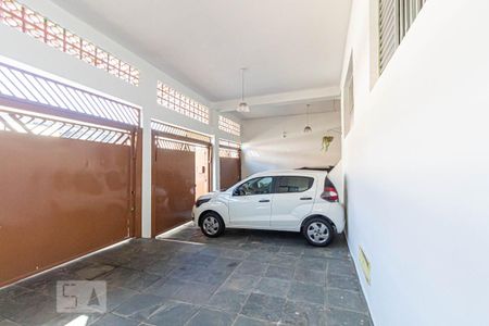 Casa à venda com 350m², 3 quartos e 4 vagasGaragem