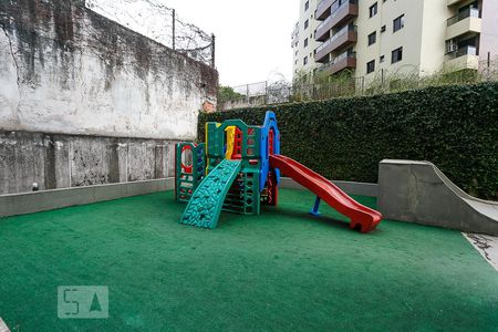 Apartamento à venda com 227m², 3 quartos e 2 vagas Apartamento à venda com 227m², 3 quartos e 2 vagasÁrea Comum - Playground